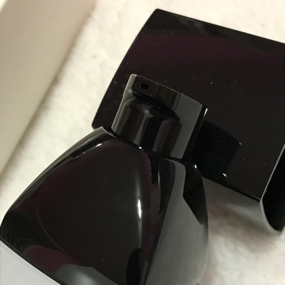 Chanel Large 1.7oz Hydra Beauty Serum BNIB - Picture 4 of 6